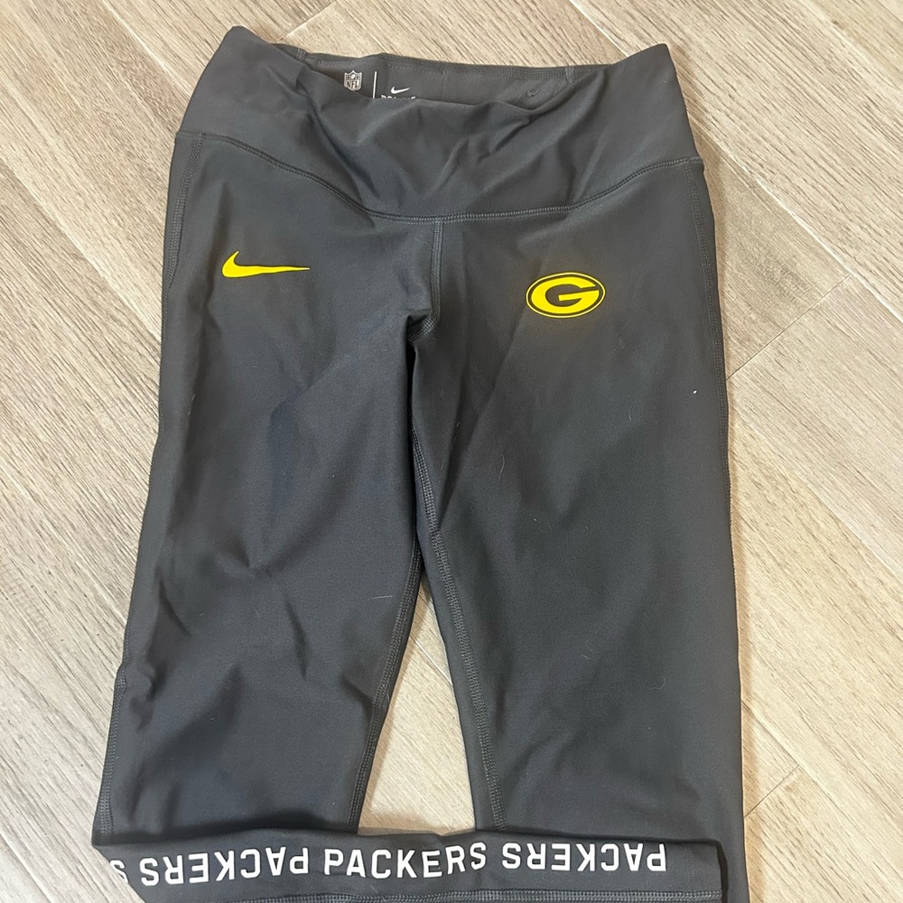Green Bay Nike Leggings